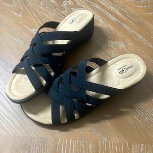 East 5th Memory Foam Black Sandals Size 10